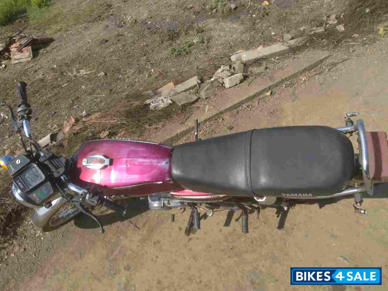 Maroon Yamaha RX 135 Maroon Yamaha RX 135