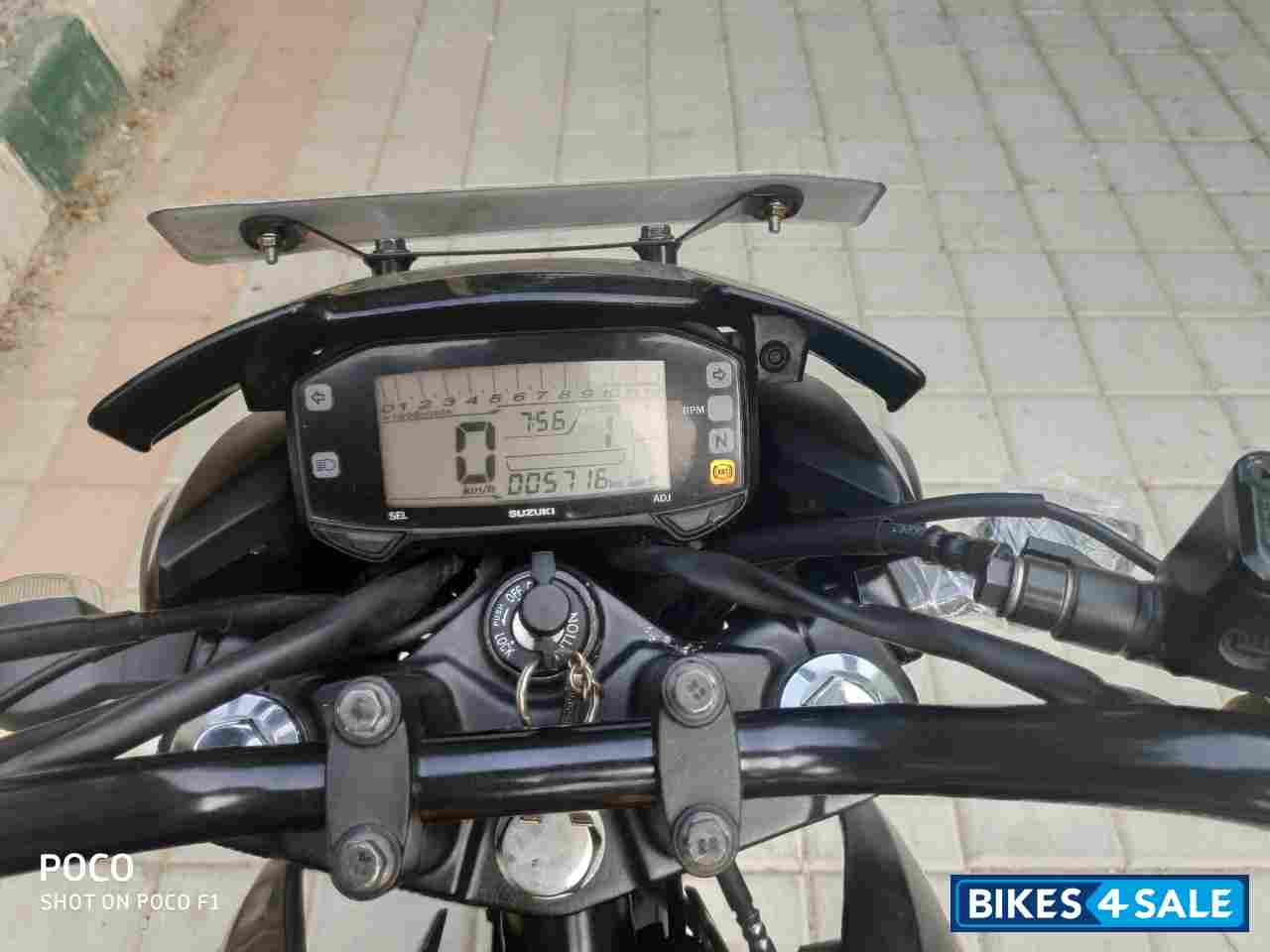 Metalic Gold Suzuki Gixxer ABS
