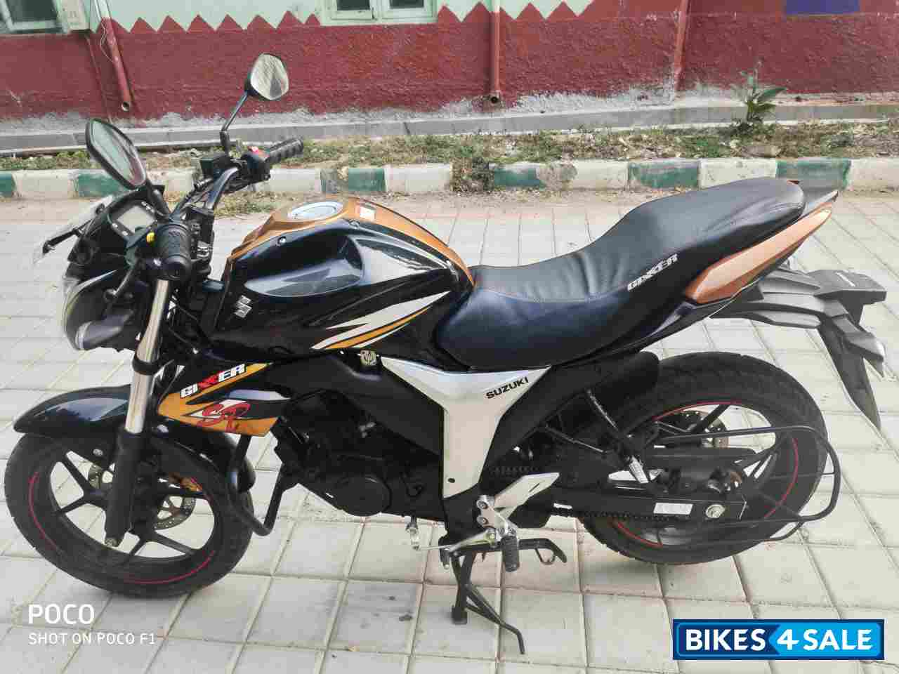 Metalic Gold Suzuki Gixxer ABS