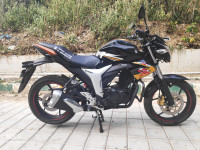 Metalic Gold Suzuki Gixxer ABS