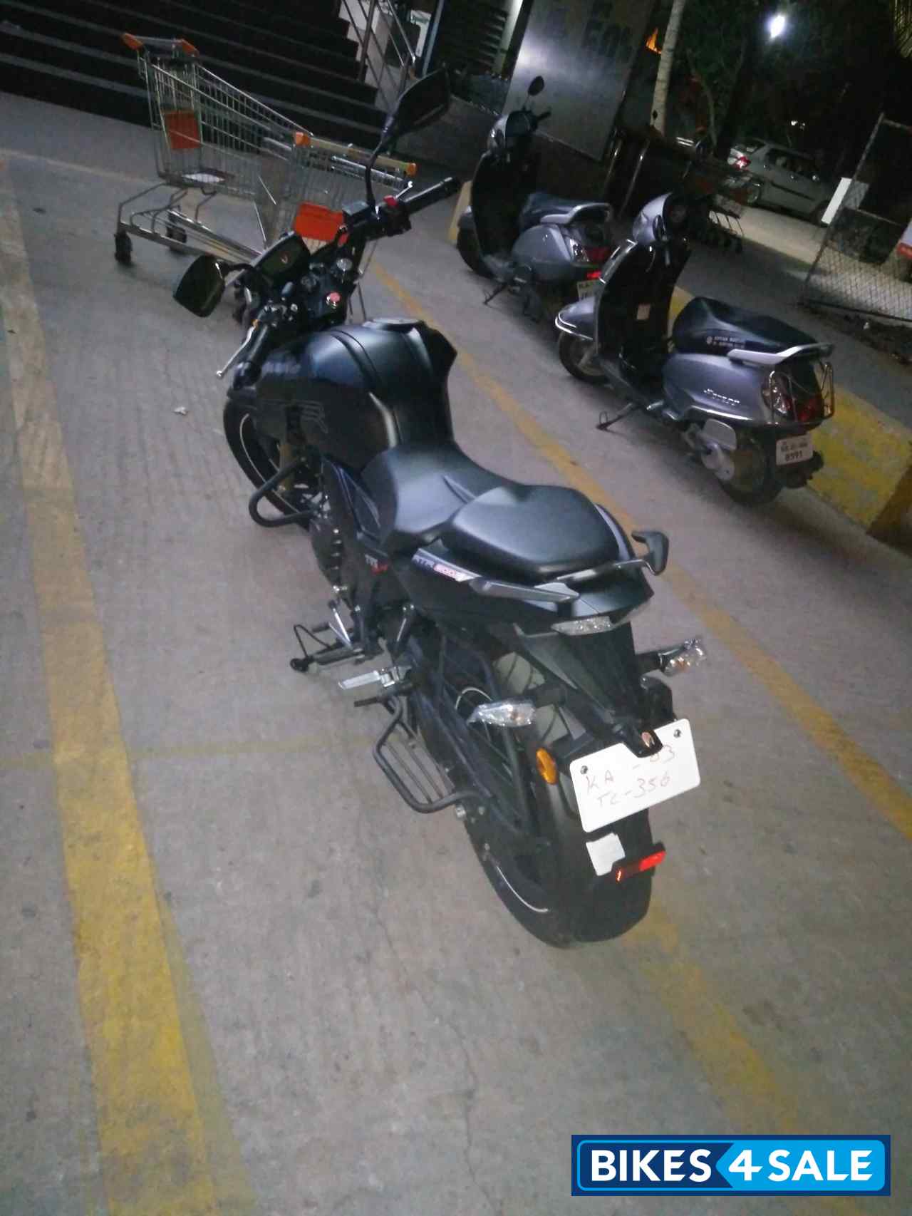 Black TVS Apache RTR 200 4V Black TVS Apache RTR 200 4V