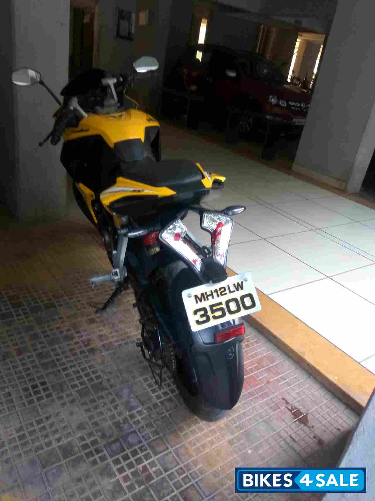 Bajaj Pulsar RS 200