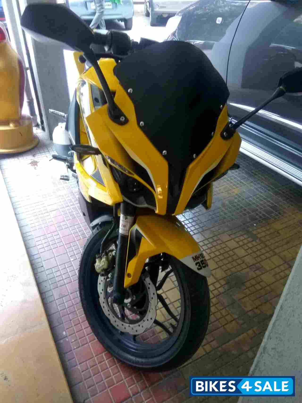 Bajaj Pulsar RS 200