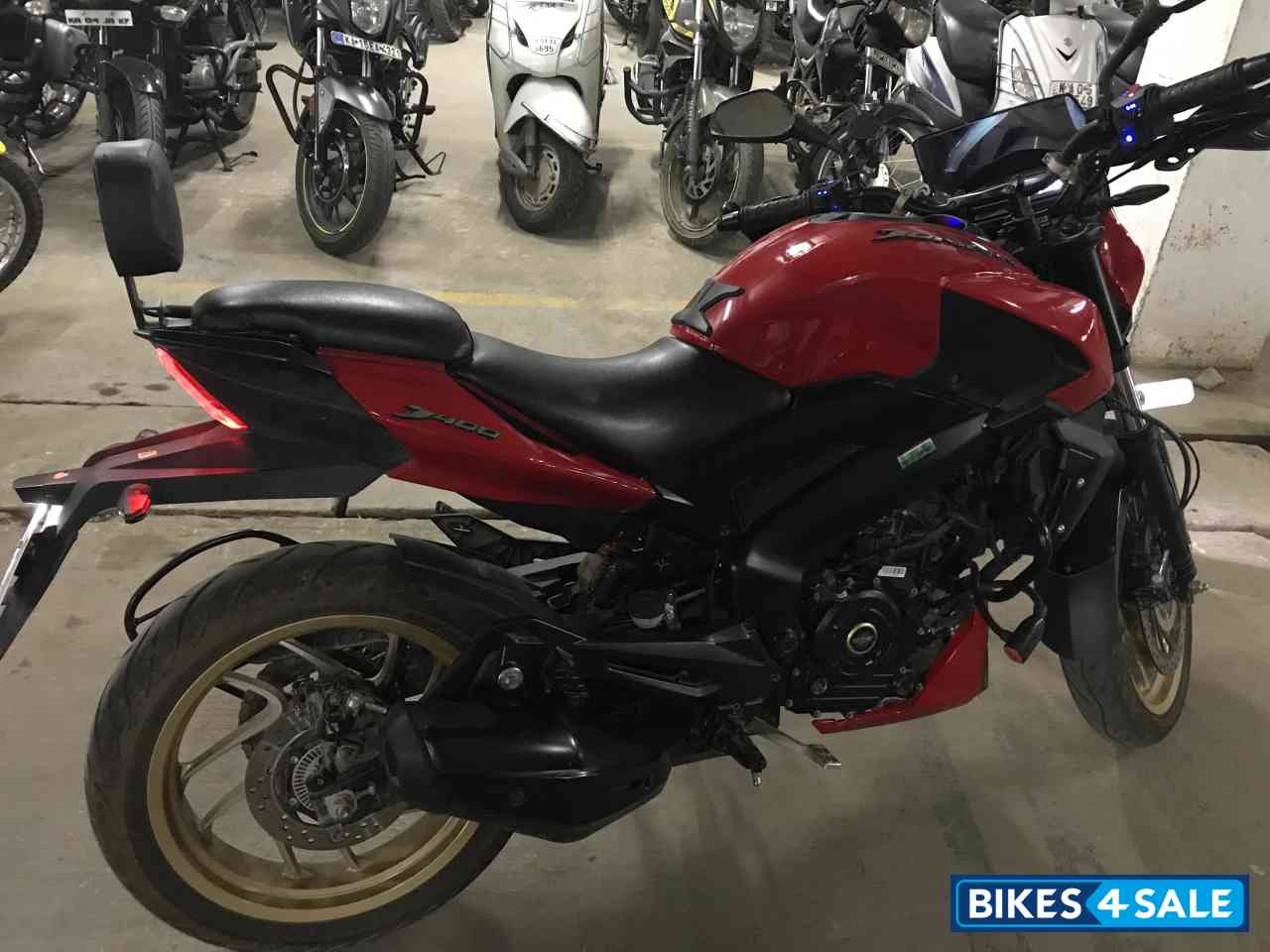 Red Bajaj Dominar 400