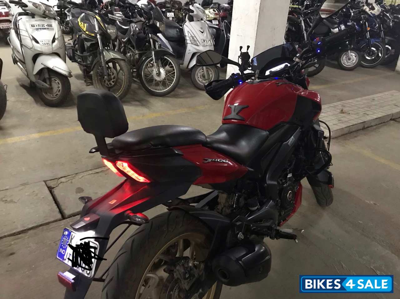 Red Bajaj Dominar 400