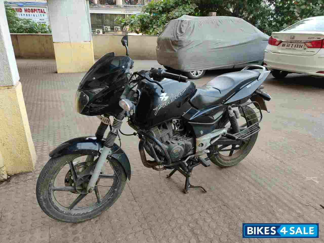 Black Bajaj Pulsar 180 DTSi