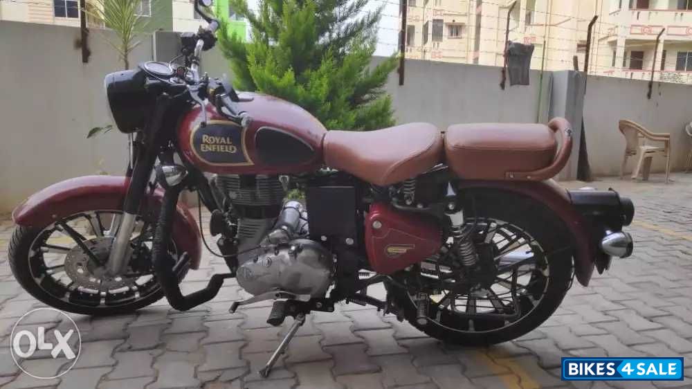 Chestnut Royal Enfield Classic 350