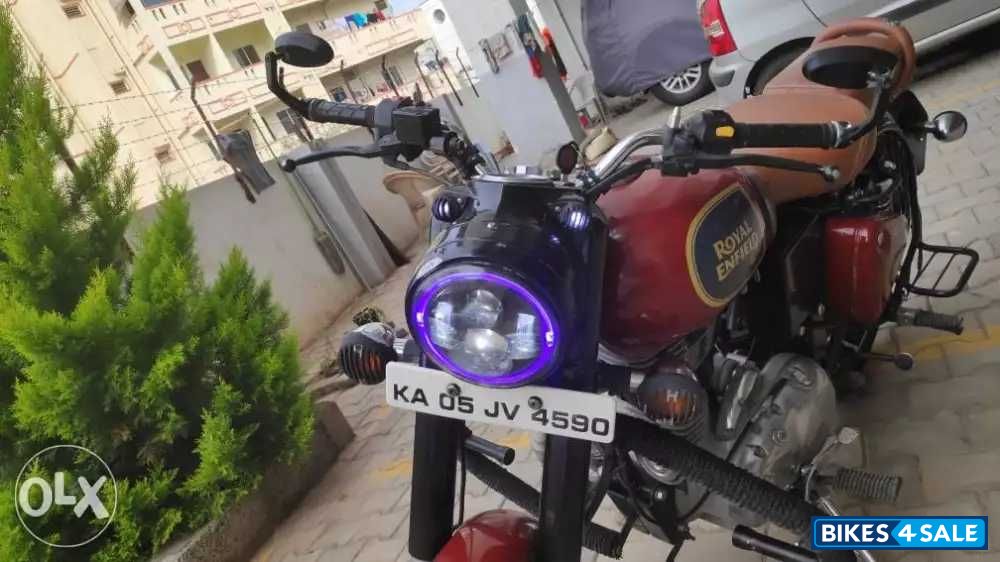 Chestnut Royal Enfield Classic 350