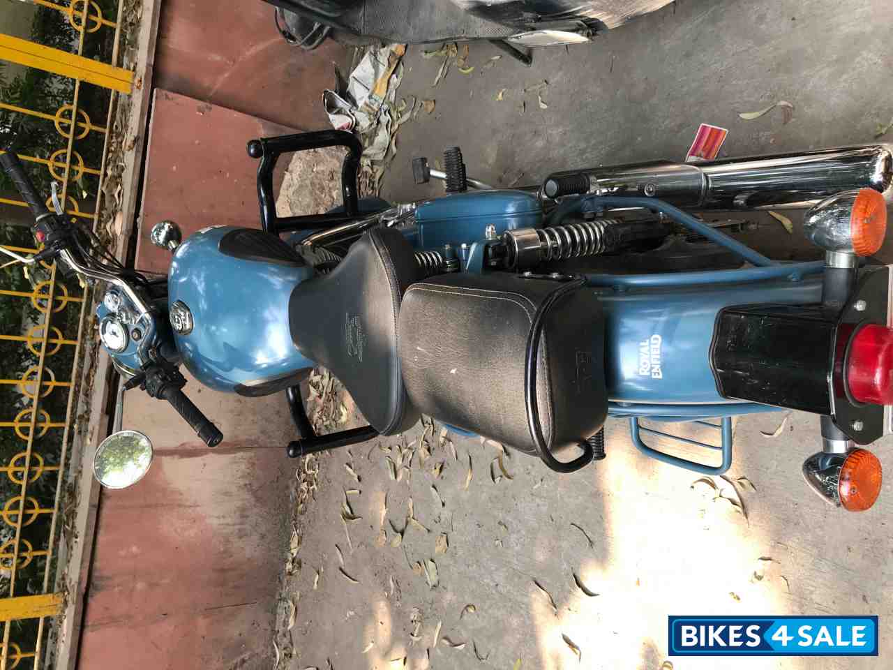 Royal Enfield Classic Squadron Blue