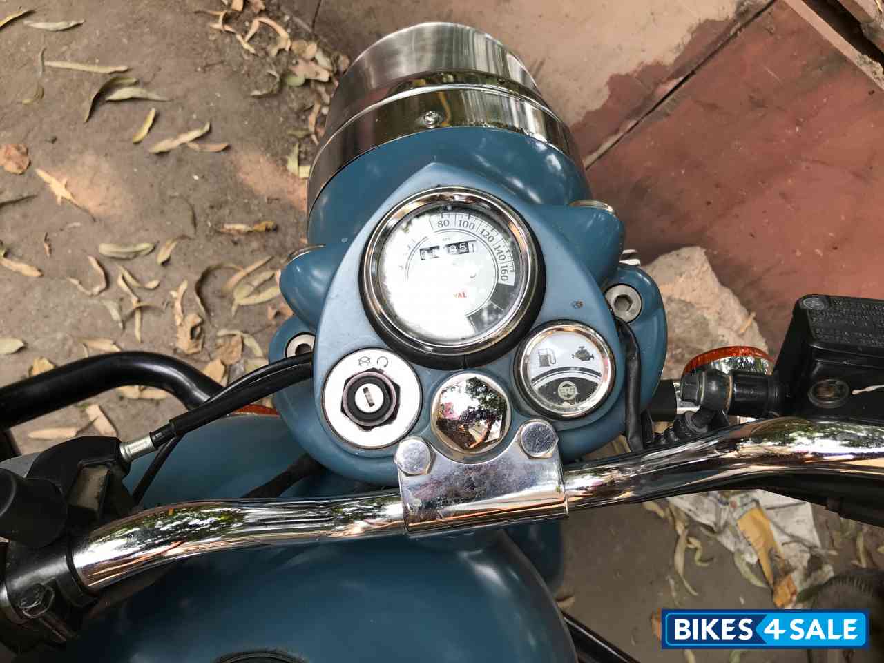 Royal Enfield Classic Squadron Blue