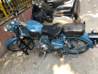 Royal Enfield Classic Squadron Blue