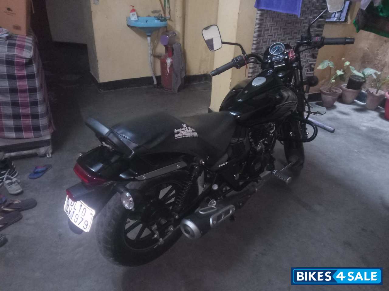 Bajaj Avenger Street 180