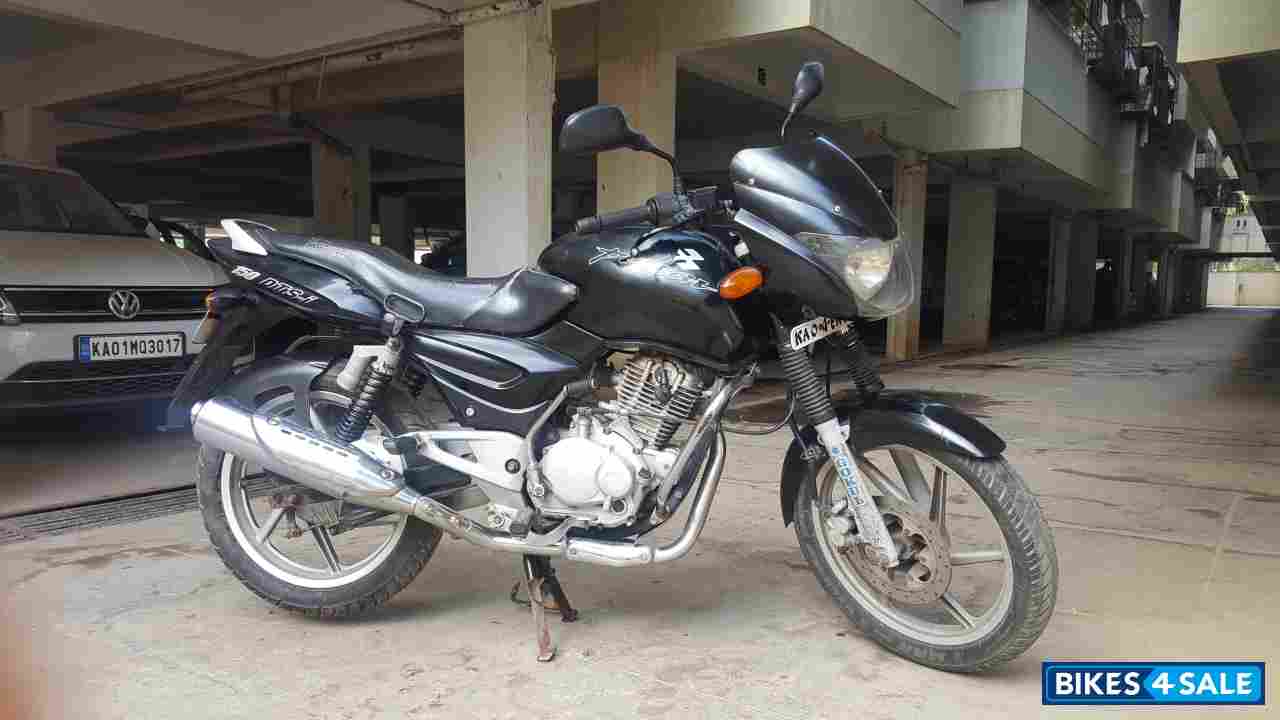 Black Bajaj Pulsar 150 DTSi