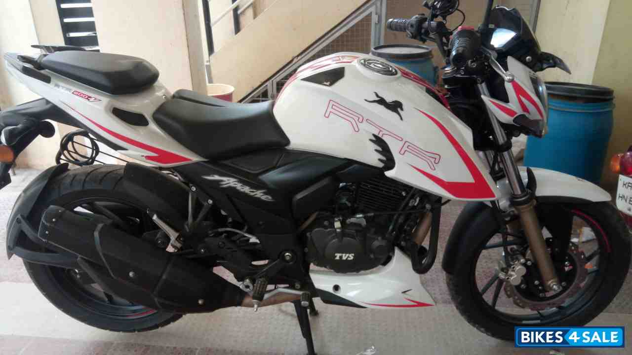 Used 2018 Model Tvs Apache Rtr 200 4v Abs Race Edition 2 0 For Sale In Bangalore Id 202562 Bikes4sale