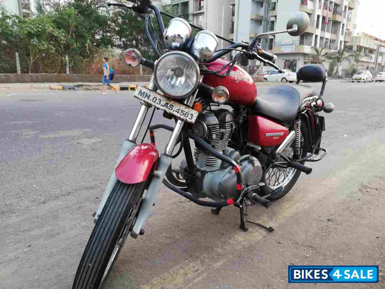 Maroon Royal Enfield Thunderbird TwinSpark 350 Maroon Royal Enfield Thunderbird TwinSpark 350