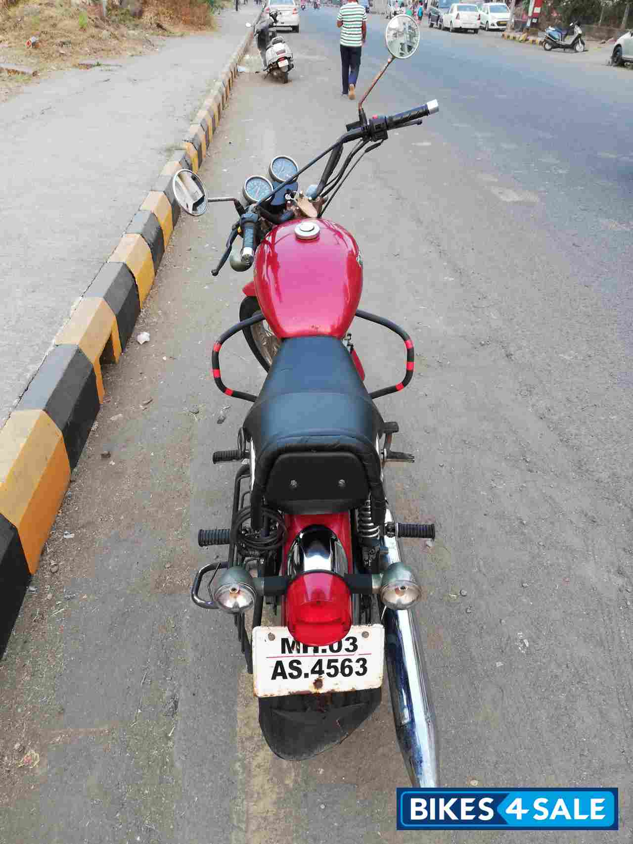 Maroon Royal Enfield Thunderbird TwinSpark 350 Maroon Royal Enfield Thunderbird TwinSpark 350