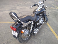 Black Bajaj Avenger 220 DTS-i