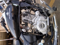 Black Bajaj Avenger 220 DTS-i