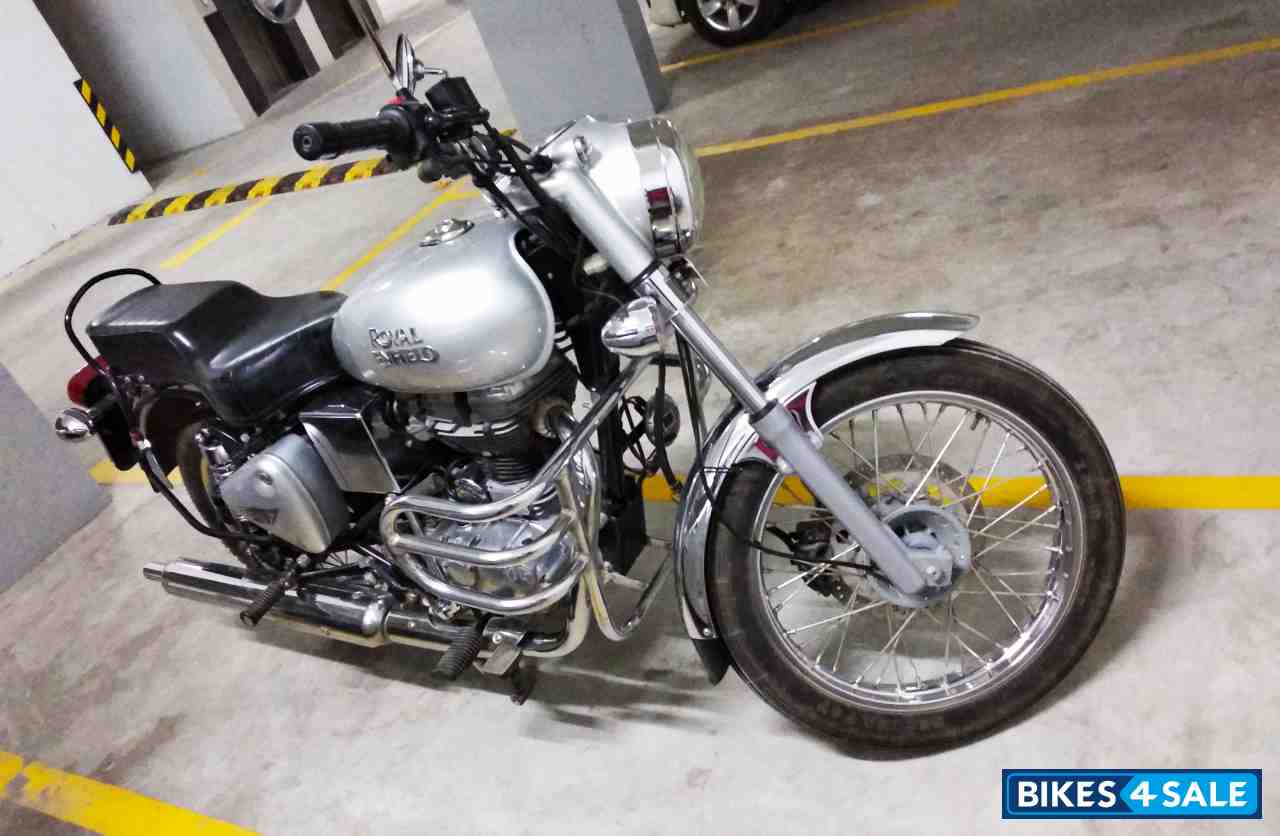Silver Royal Enfield Bullet Electra Twinspark