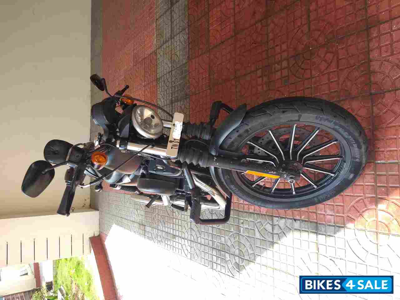 Matt Black Harley Davidson Iron 883