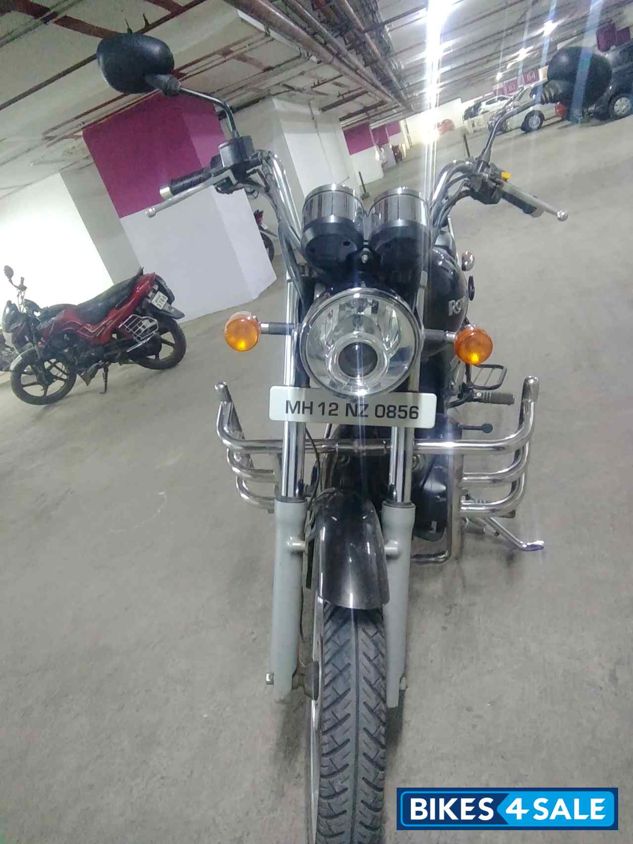 Lightning Royal Enfield Thunderbird 350 Lightning Royal Enfield Thunderbird 350