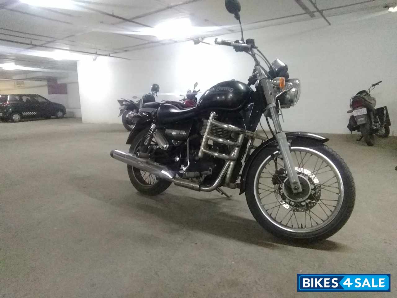 Lightning Royal Enfield Thunderbird 350 Lightning Royal Enfield Thunderbird 350