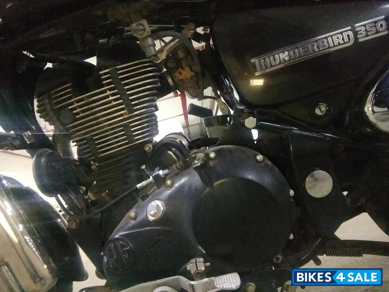 Lightning Royal Enfield Thunderbird 350 Lightning Royal Enfield Thunderbird 350