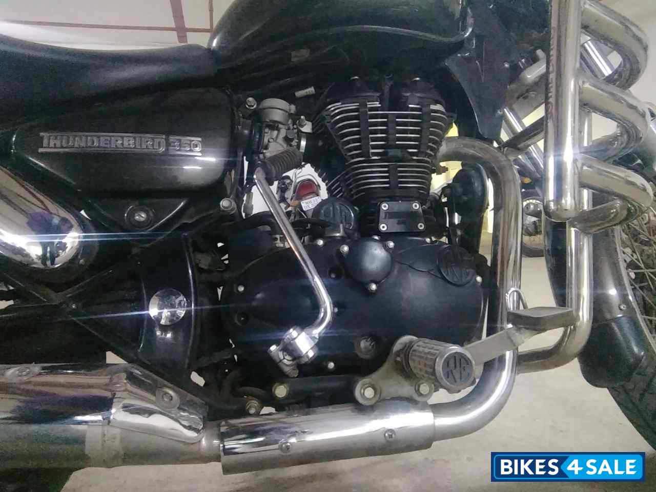 Lightning Royal Enfield Thunderbird 350 Lightning Royal Enfield Thunderbird 350