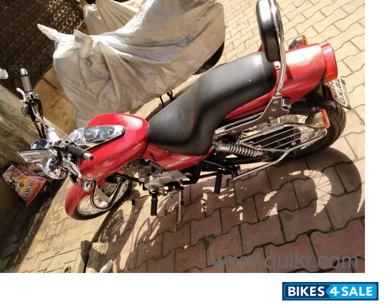 Bajaj Avenger 220 DTS-i