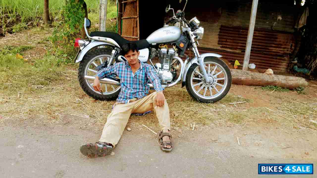 Silver Royal Enfield Thunderbird TwinSpark 350 Silver Royal Enfield Thunderbird TwinSpark 350