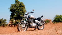 Silver Royal Enfield Thunderbird TwinSpark 350