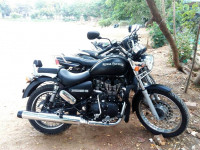 Matte Black Royal Enfield Thunderbird 350