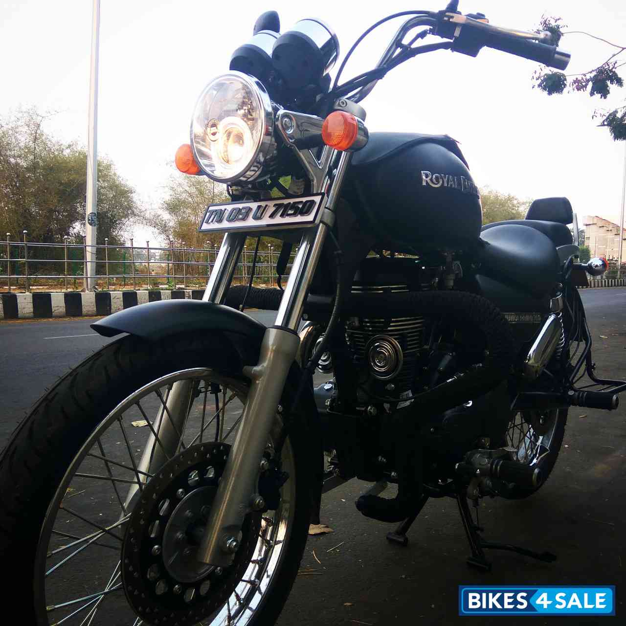 Matte Black Royal Enfield Thunderbird 350