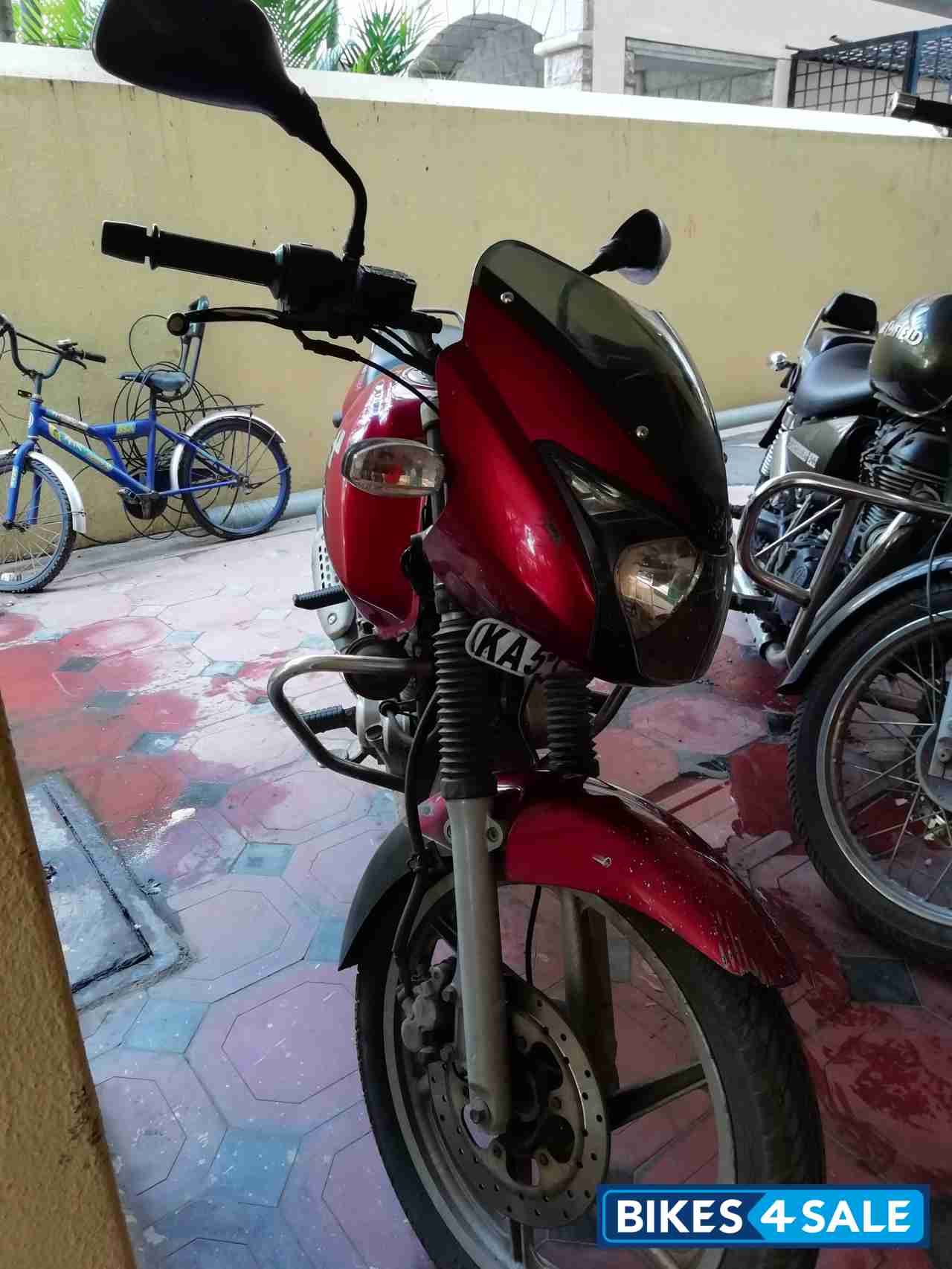 Red Bajaj Pulsar 150 DTSi Red Bajaj Pulsar 150 DTSi