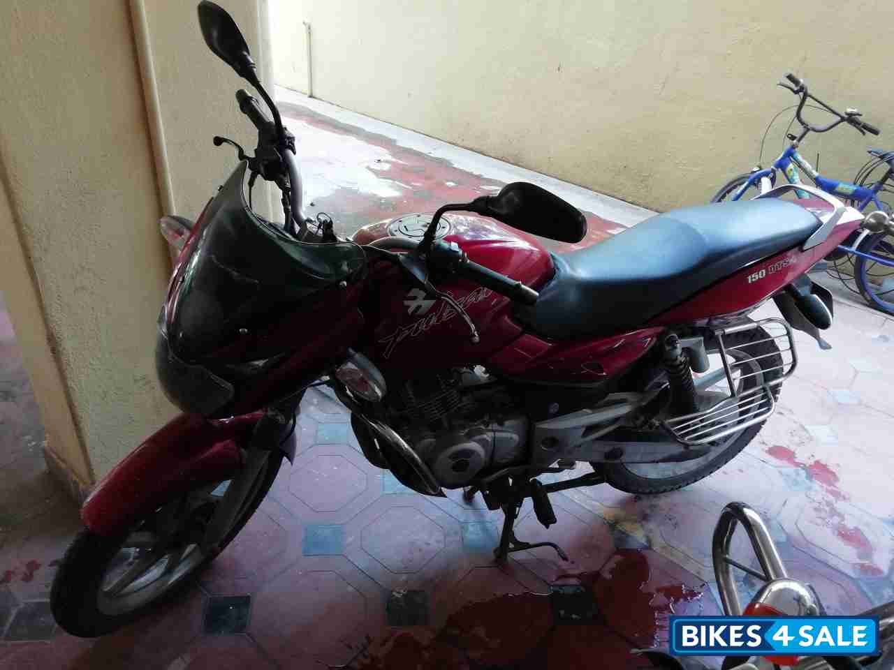 Red Bajaj Pulsar 150 DTSi Red Bajaj Pulsar 150 DTSi