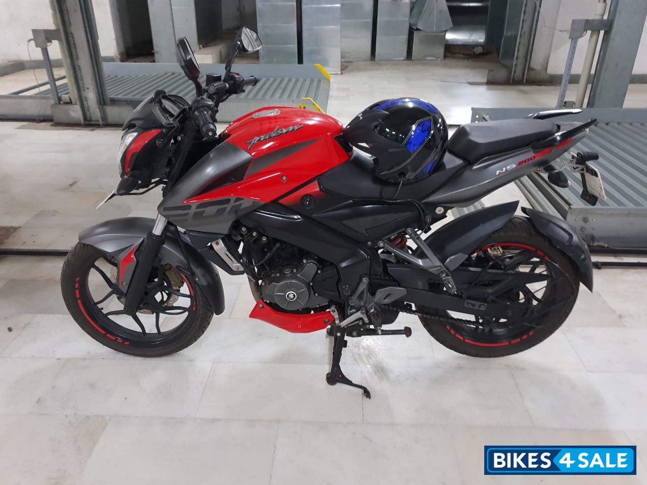 Bajaj Pulsar 200 NS