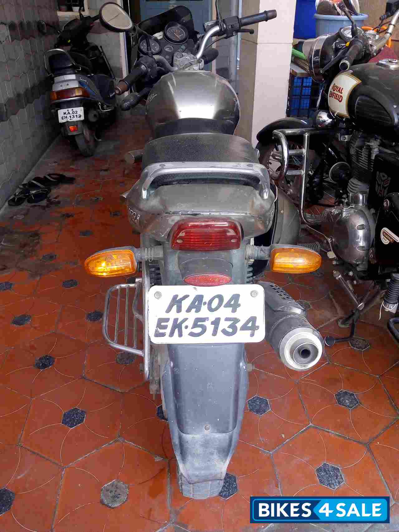 Grey Bajaj Pulsar 150 DTSi Grey Bajaj Pulsar 150 DTSi