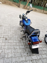 Bajaj Avenger 220 DTS-i