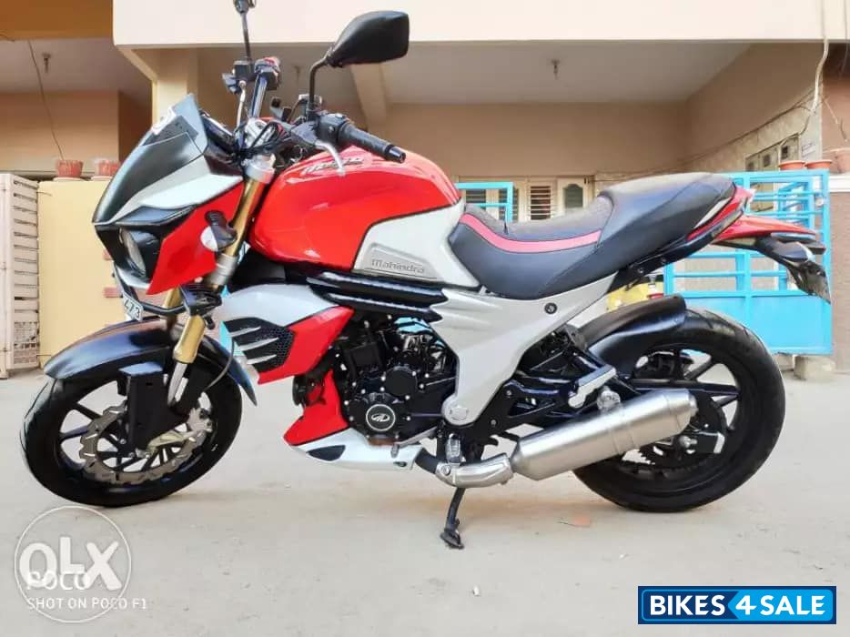 Red And White Mahindra Mojo XT 300