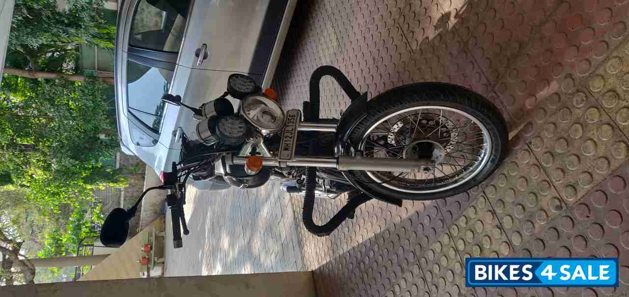 Black Royal Enfield Thunderbird 500