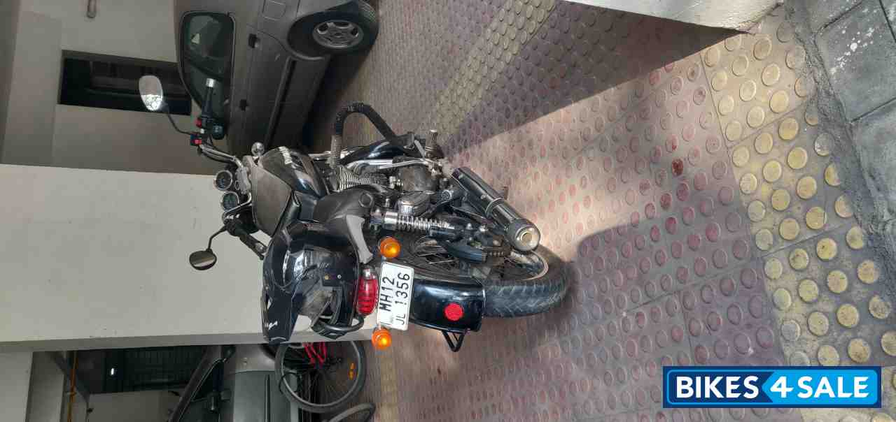 Black Royal Enfield Thunderbird 500 Black Royal Enfield Thunderbird 500