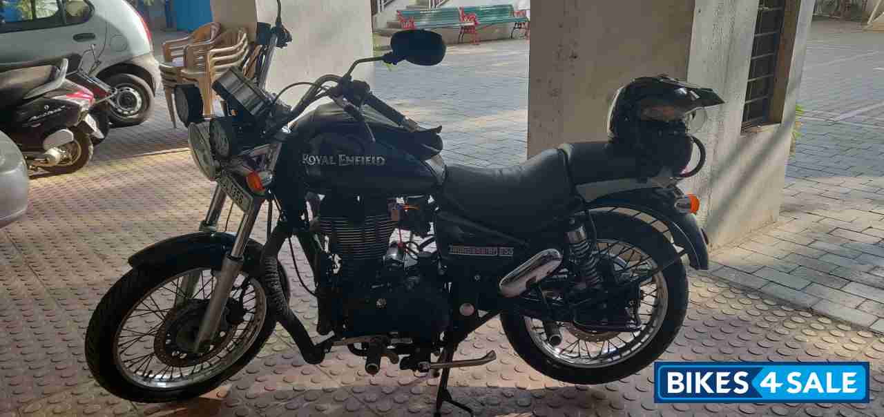 Black Royal Enfield Thunderbird 500 Black Royal Enfield Thunderbird 500