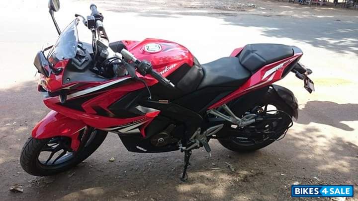 Bajaj Pulsar RS 200
