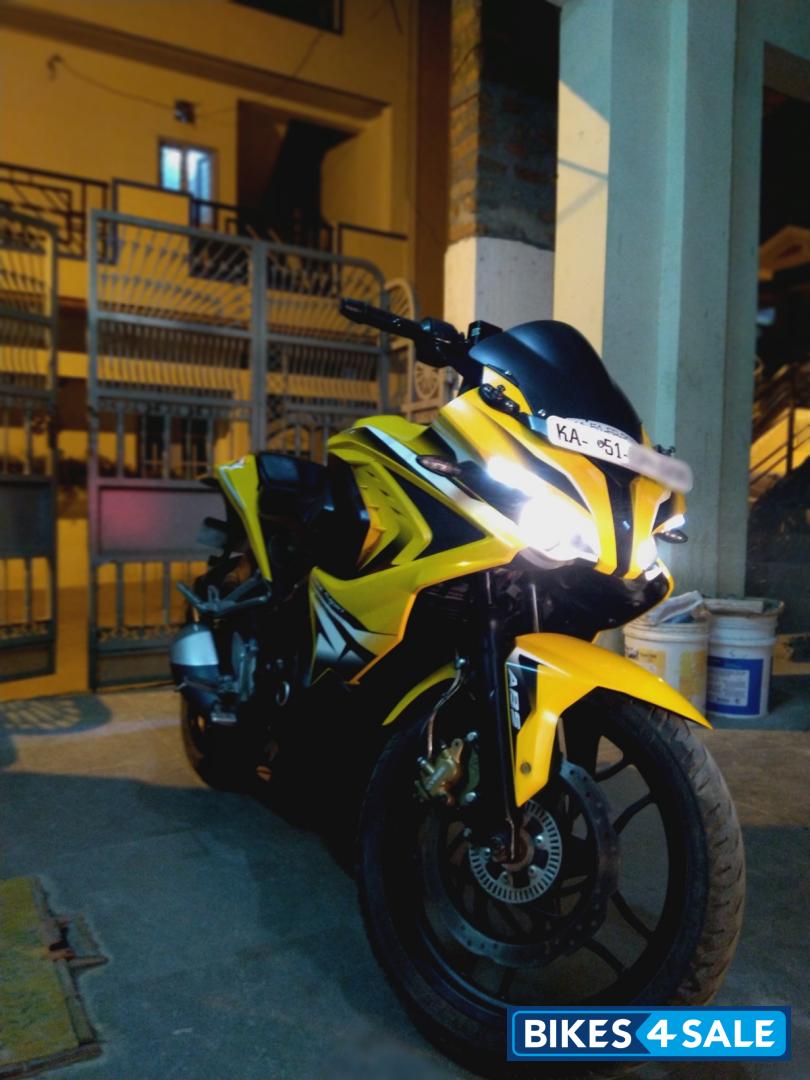 Bajaj Pulsar RS 200 Bajaj Pulsar RS 200