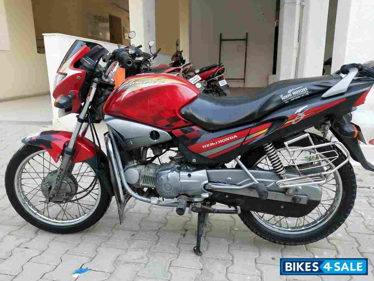 Red Hero Glamour 125