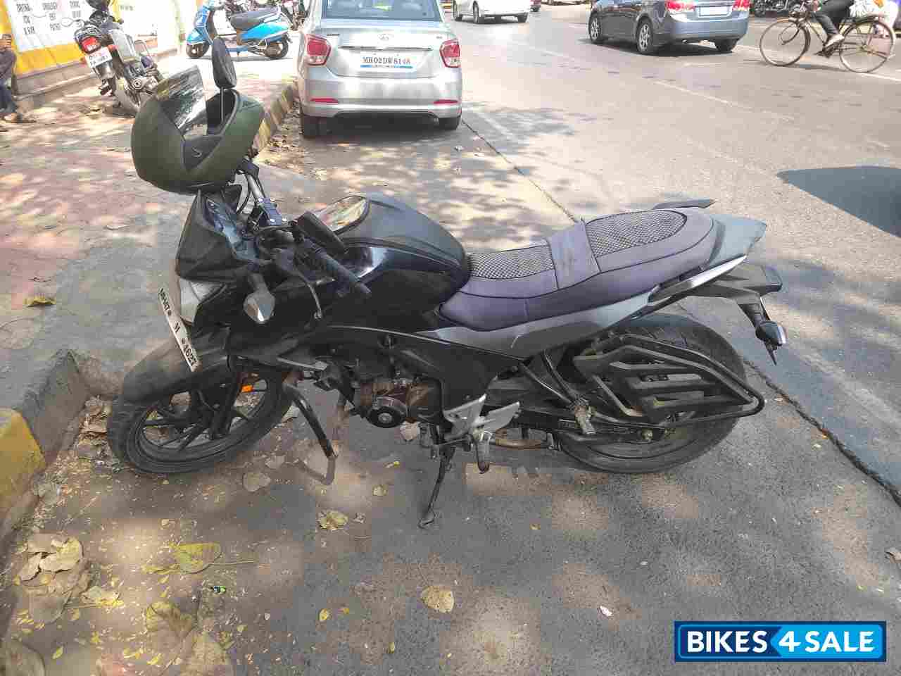 Blue Honda CB Hornet 160R