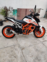 White KTM Duke 390