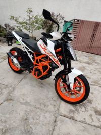 White KTM Duke 390