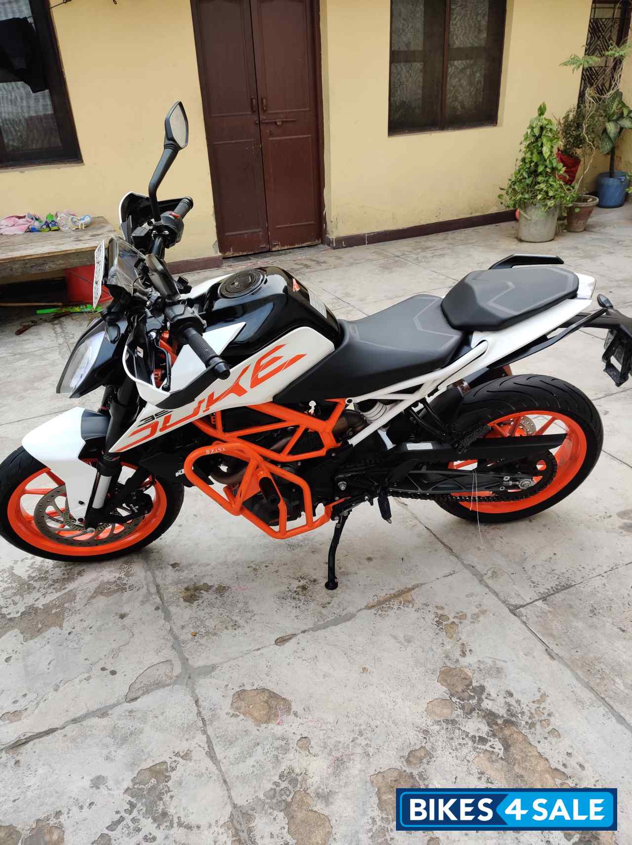 White KTM Duke 390
