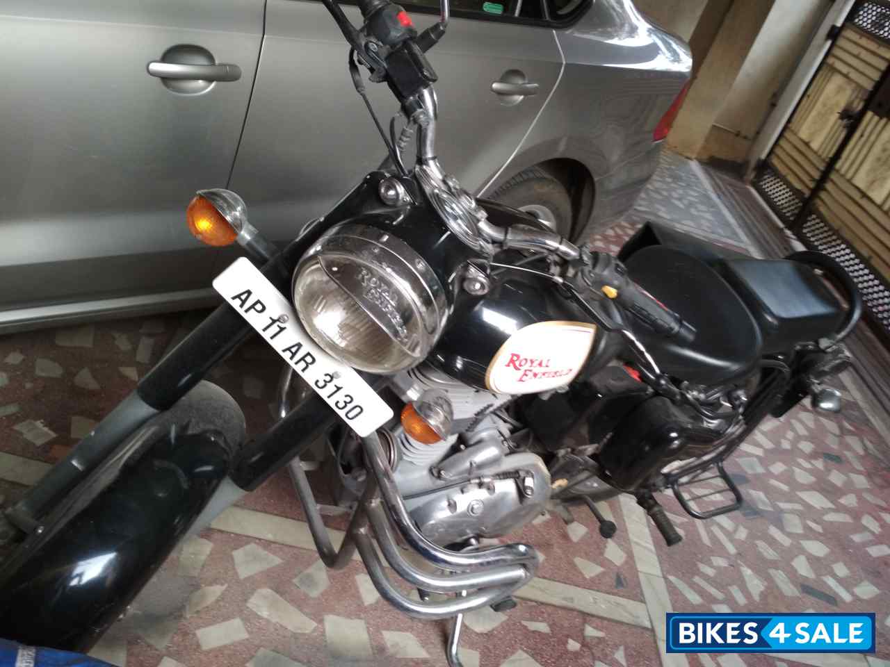 Black Royal Enfield Classic 350